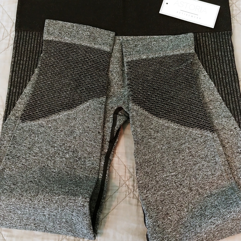 Astoria Leggings New with Tags - Picture 3 of 6